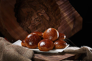 Tau Sar Moon biscuits